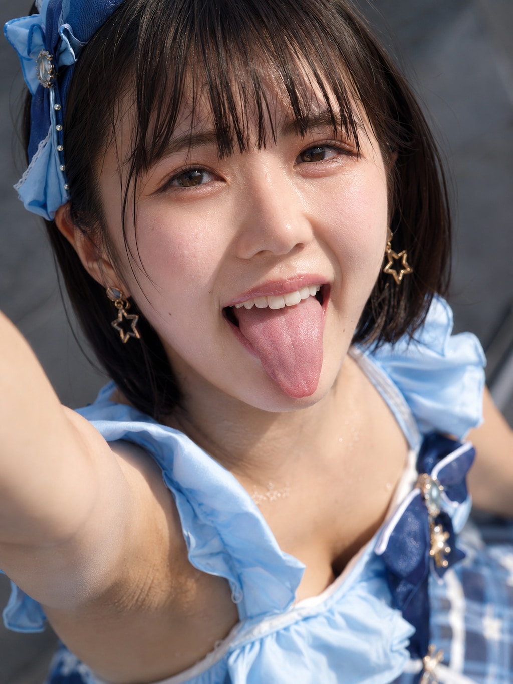 アイドルの長い舌