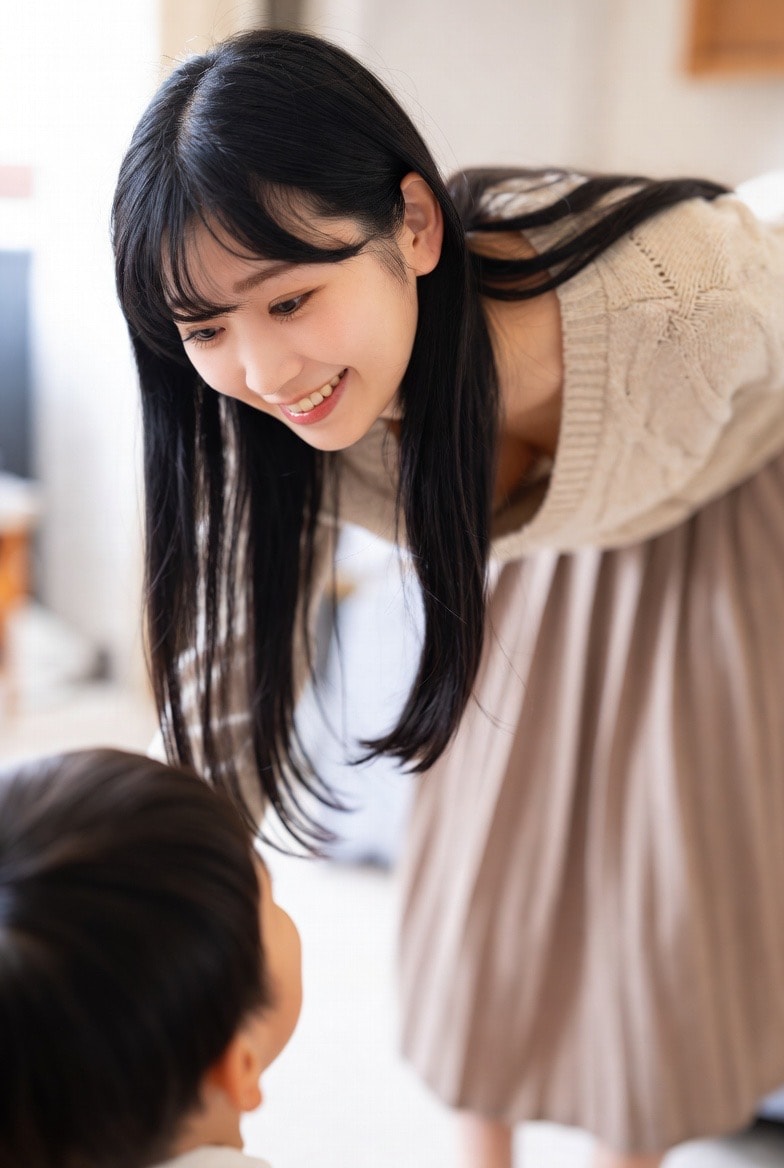 前屈みの人妻さん