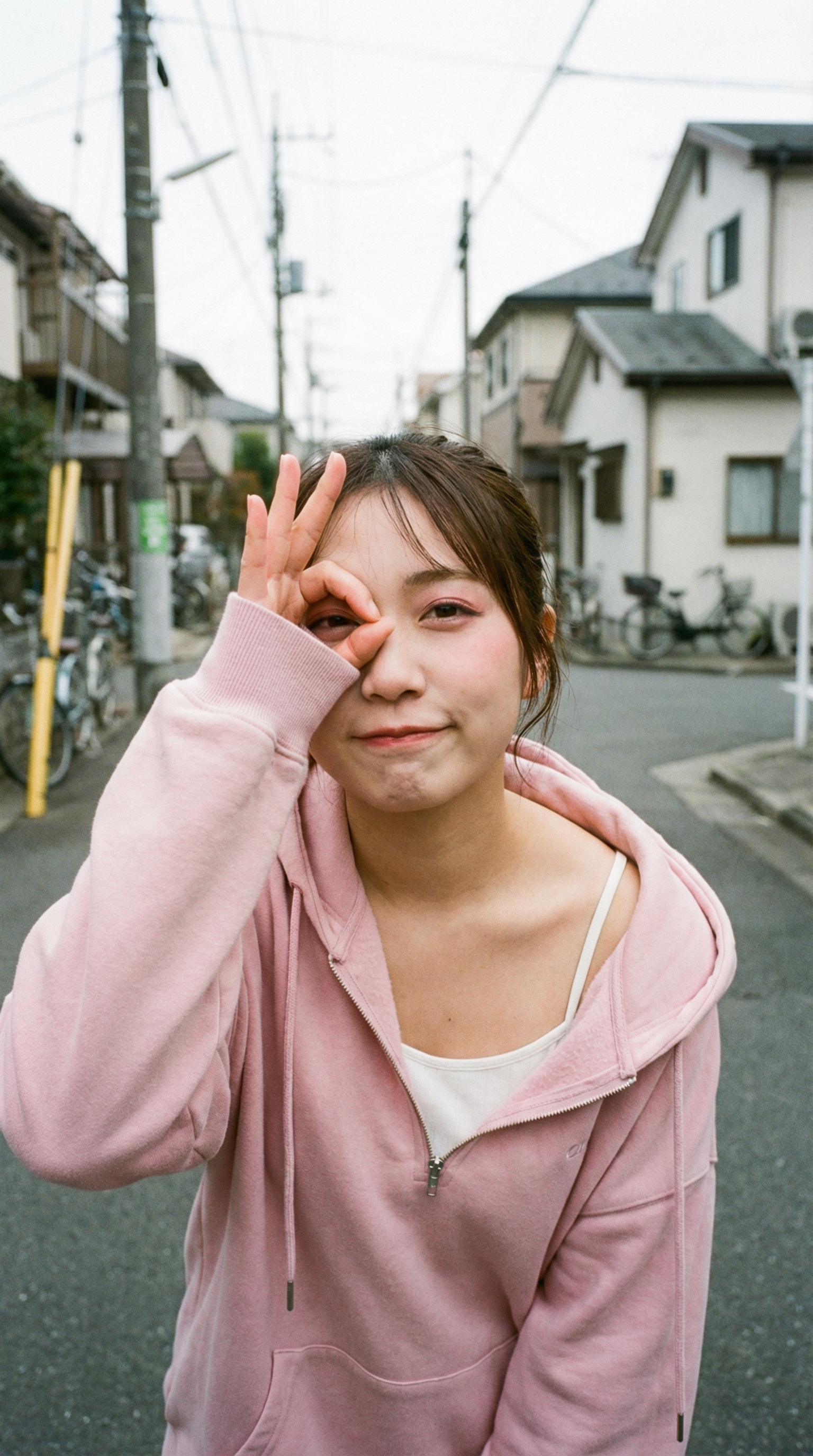 Peering Through the Invisible | の人気AIイラスト・グラビア