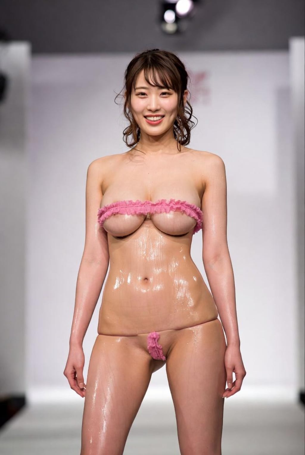 ファッションショー×チューブトップ
