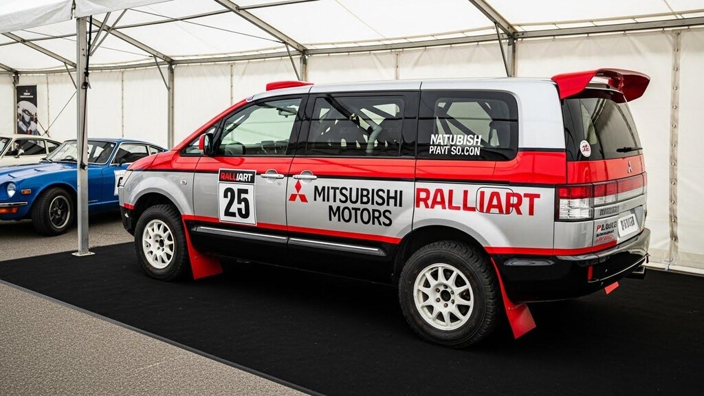 デリカラリーカー