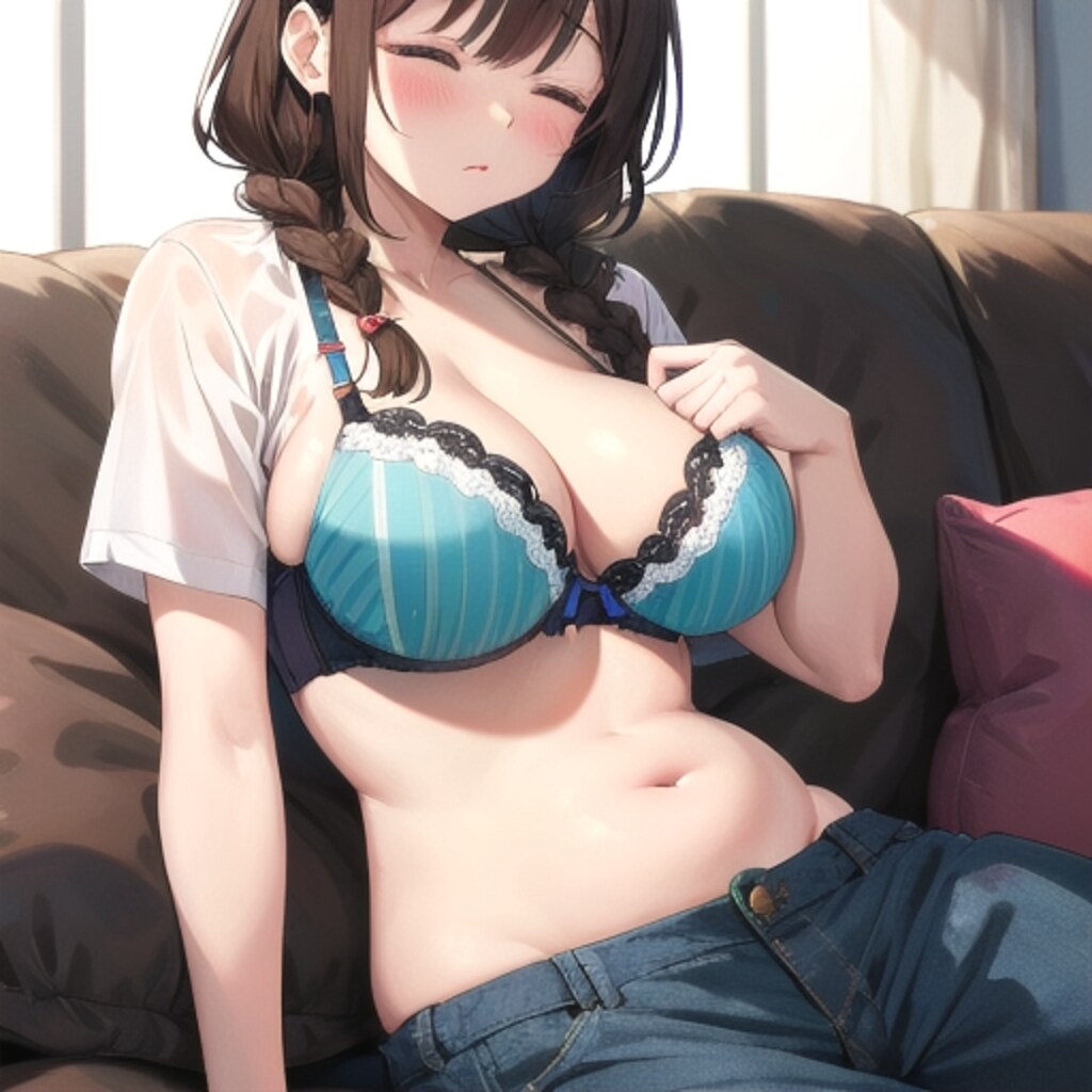 お腹を出して寝るお姉さん