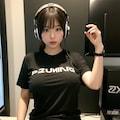だらしない格好でゲームをする女子　その１ 4枚目