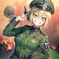 邪悪な笑顔の女軍人 2枚目