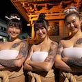 祭りの夜の女性達 2枚目