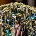 精霊湖で水の精霊と交流する巫女 2枚目