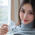 母乳を搾る女性のヌード 5枚目