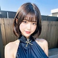 テカらせチャイナでポロリ 4枚目
