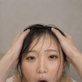 結婚式の控え室で咥えて 4枚目