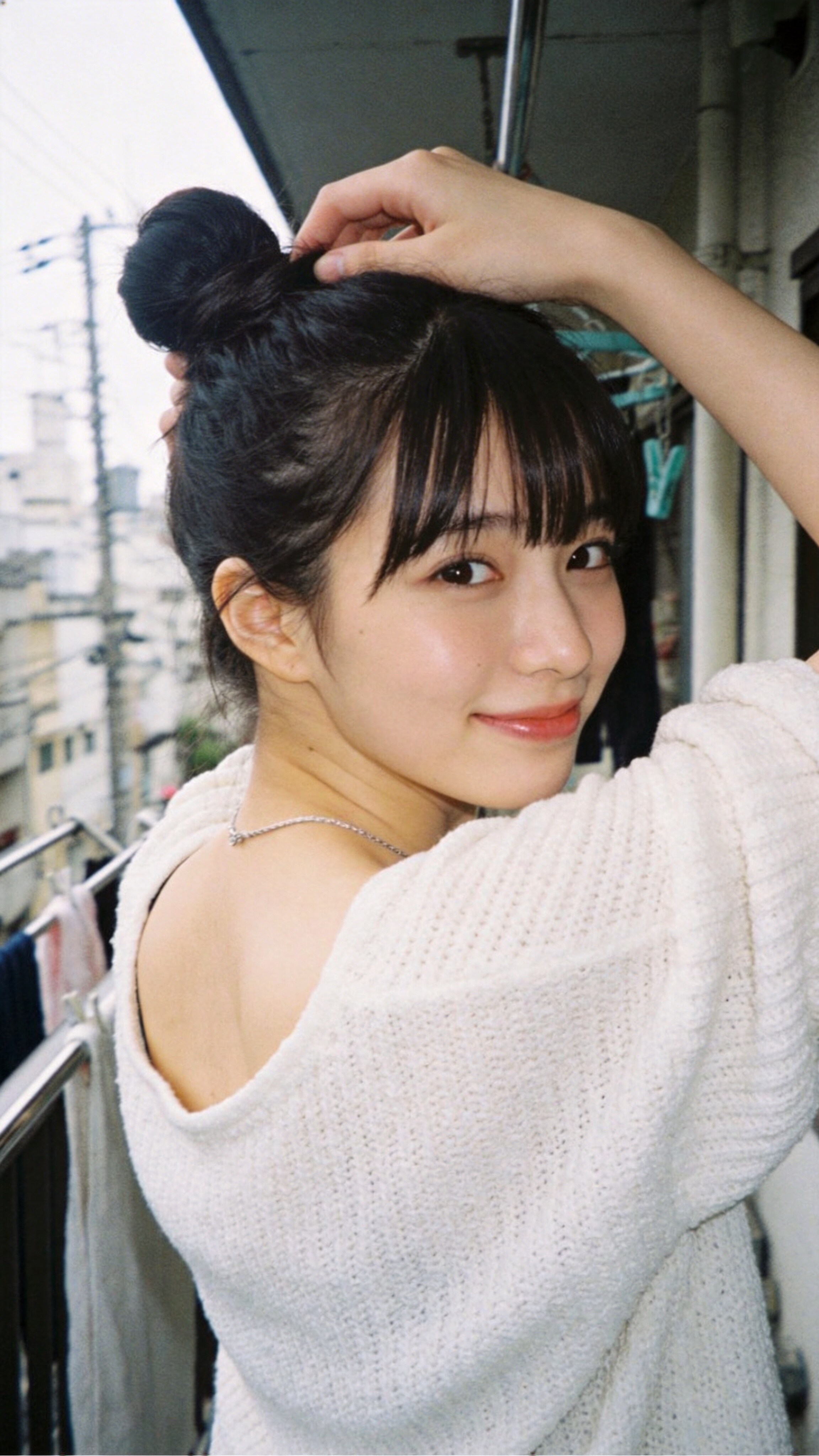 Tying Up the Afternoon Breeze | の人気AIイラスト・グラビア