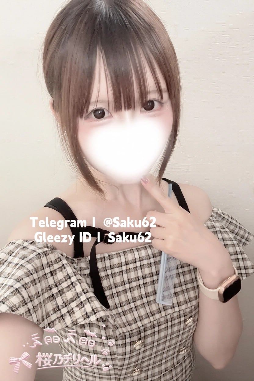 【AIアート】夜の街に佇む、洗練された癒し系美女