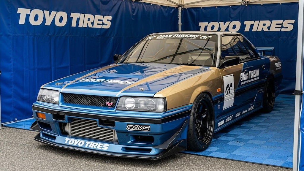 トーヨータイヤR31セダン