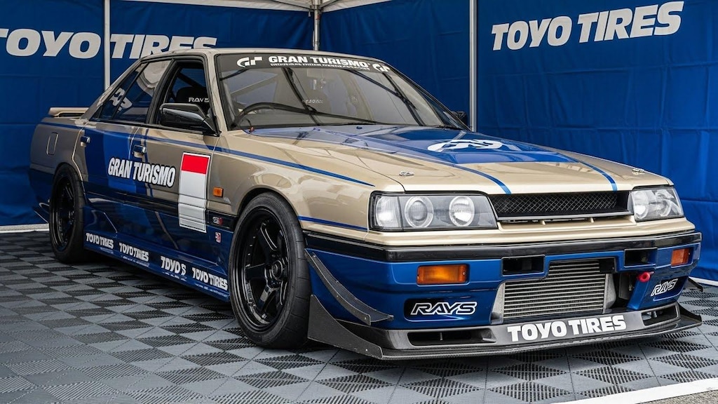 トーヨータイヤR31セダン