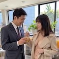 ジュース選んでたらそこにボスが！　なんかアセってるのすぐ見抜かれて。いや、この格好の時はマズい⋯(汗) 2枚目