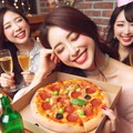 ピザ食べる女子とおまけ 7枚目