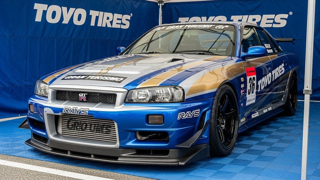 トーヨータイヤR34セダン