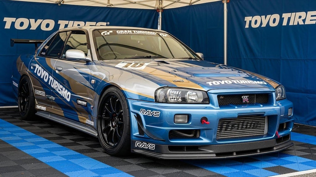 トーヨータイヤR34セダン
