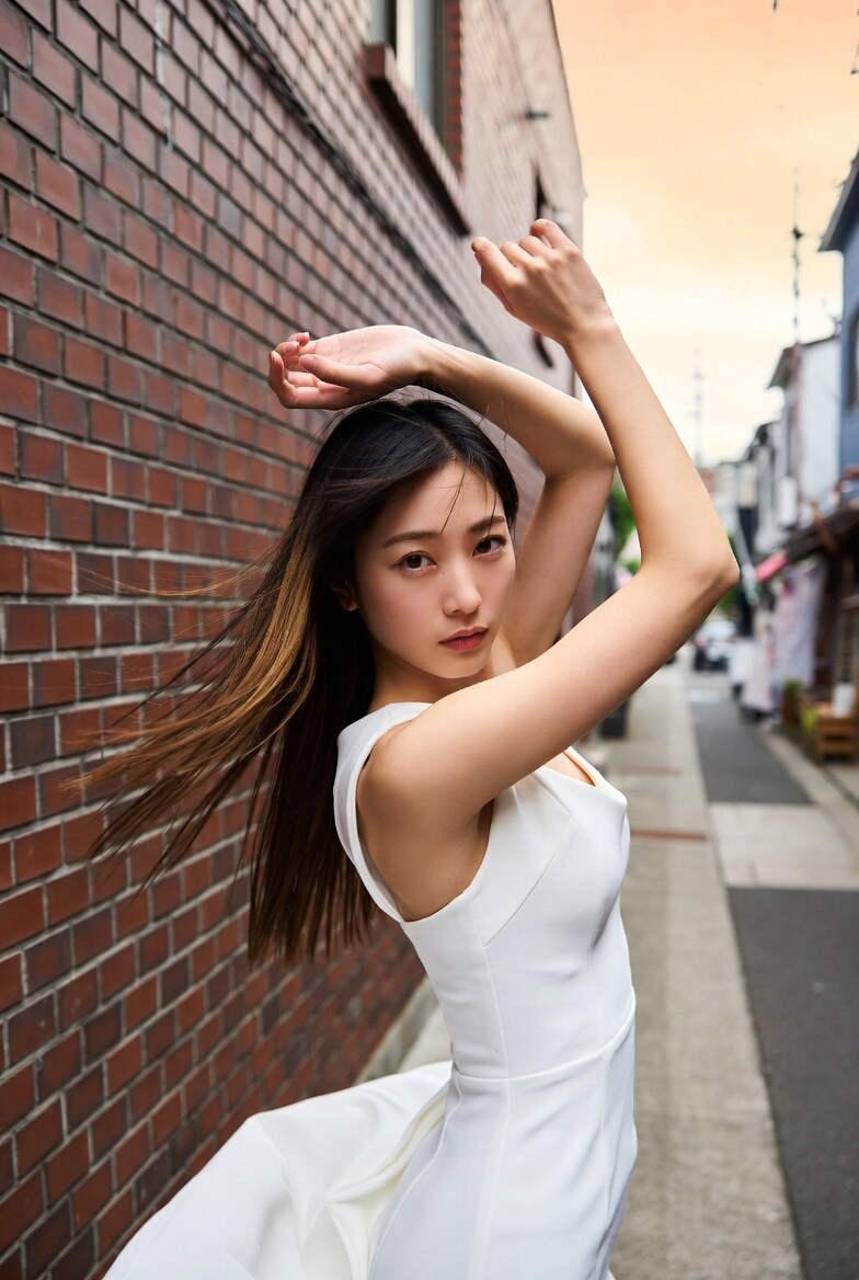 揺れて踊る