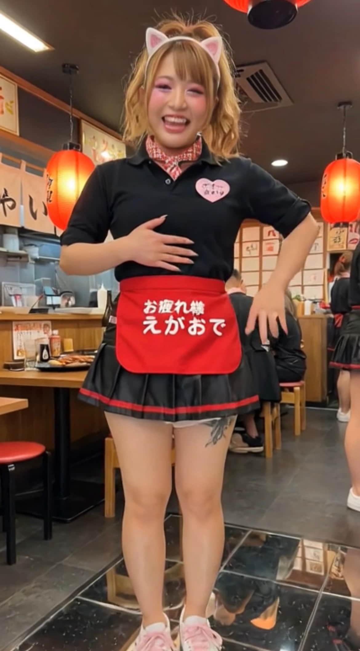 パンチラ居酒屋
