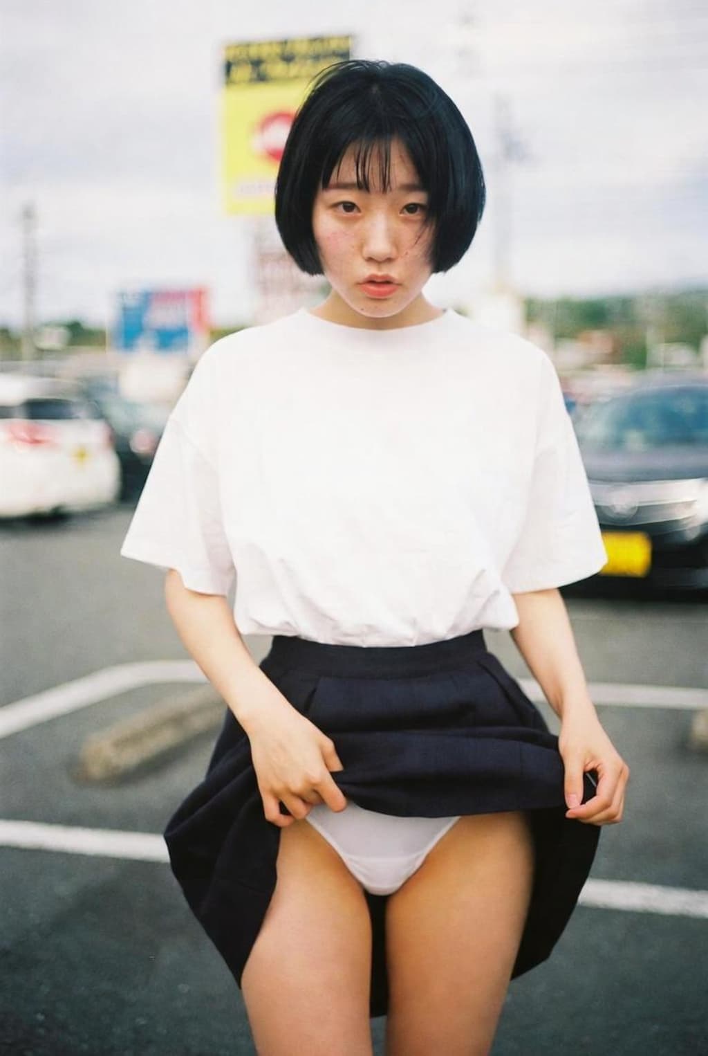 駐車場パンツ見せ②