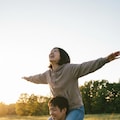 On My Father's Shoulders 2枚目