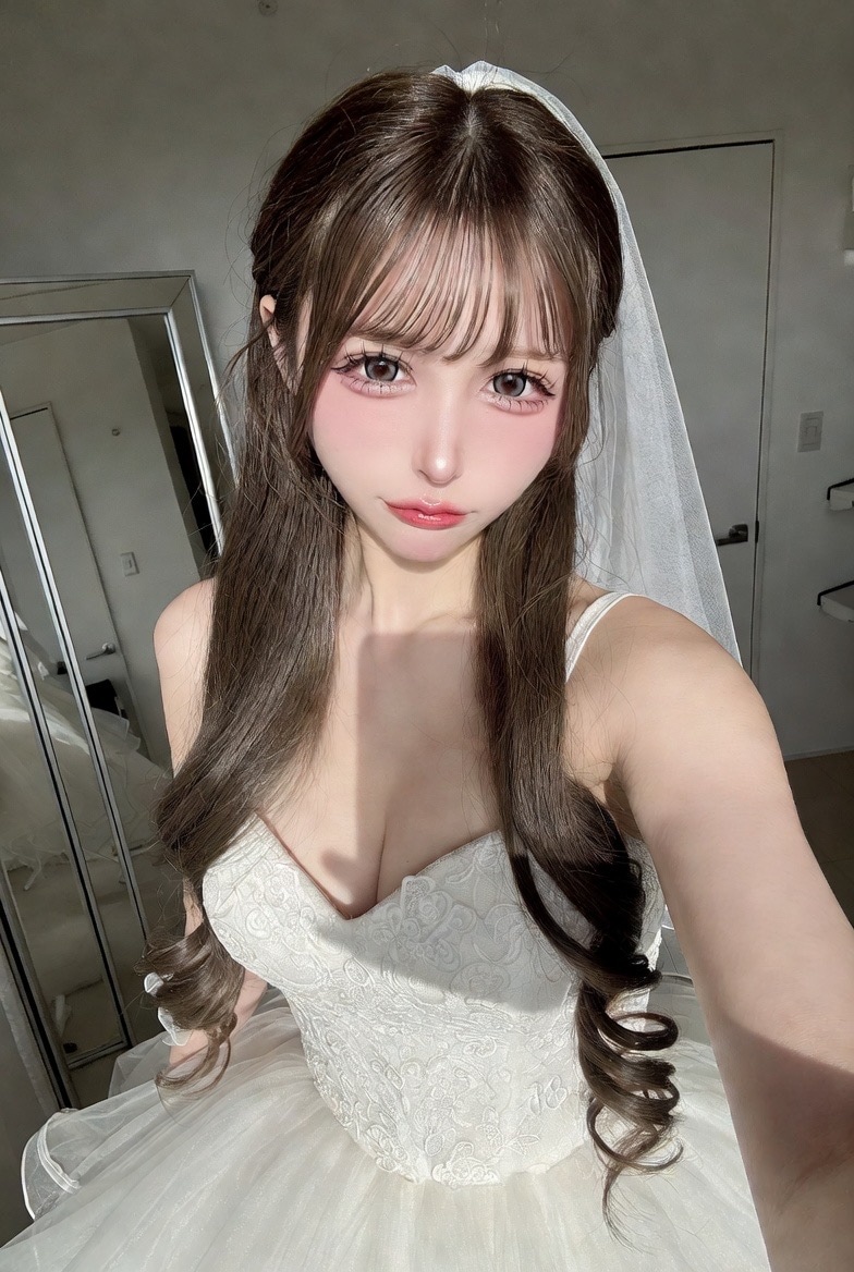ウエディングドレスギャル
