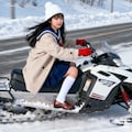 スノーモービルで通学 5枚目