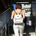 パンツスタイルのOLさん 8枚目