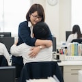 スキンシップを大事にする職場の同期・後輩 9枚目