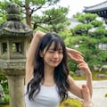 お寺でヨガポーズ 2枚目