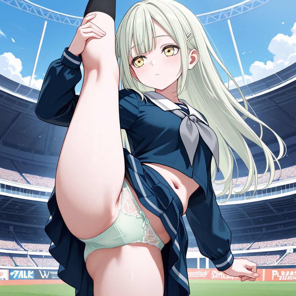 若葉睦が立ち開脚をして、色んなパンツを露出する。