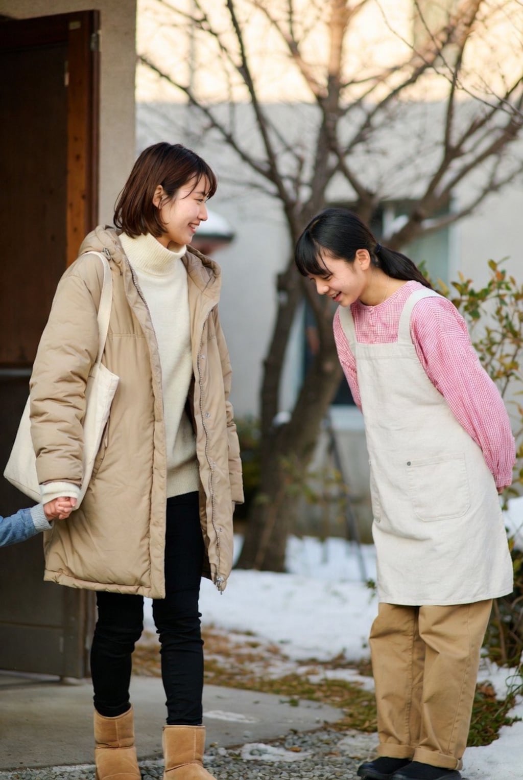 優しい保母さんの送迎（働く姿）