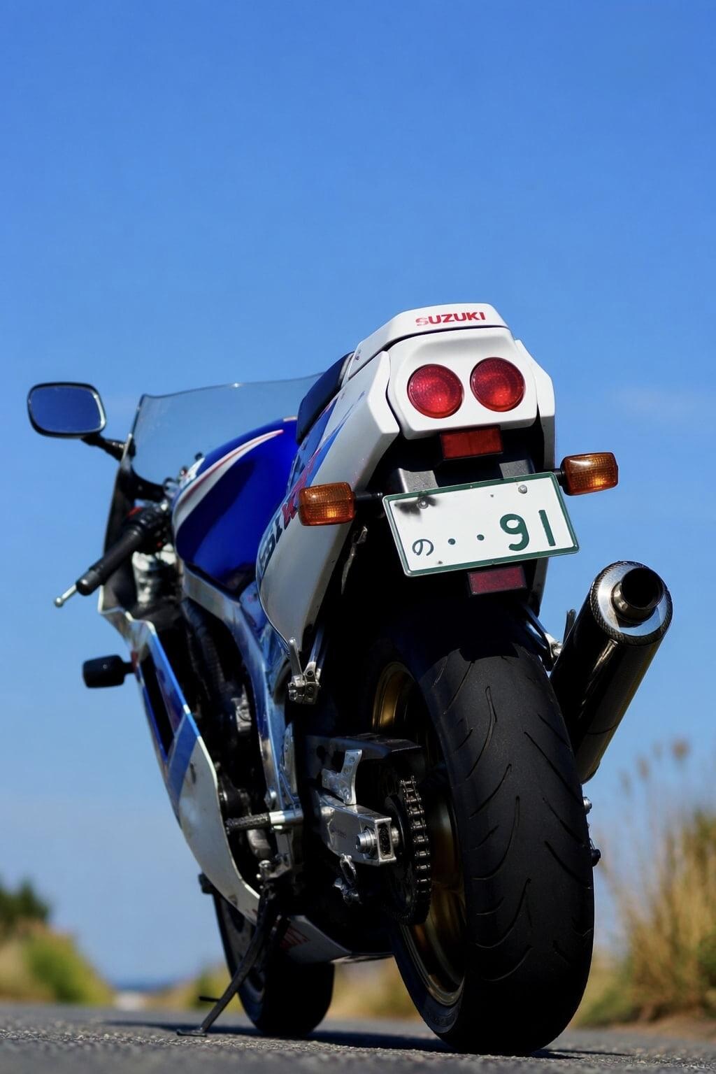 SUZUKI