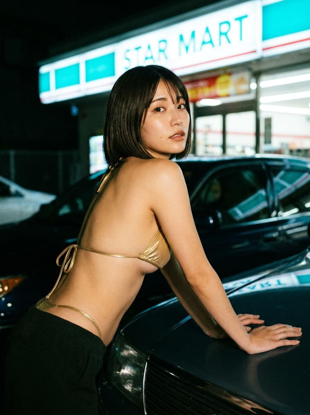 駐車場ビキニ