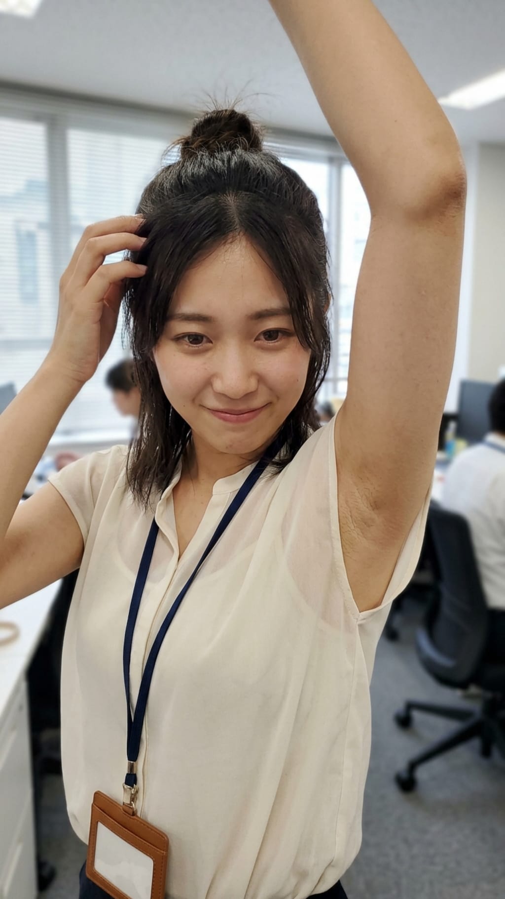 新入社員の腋チェック