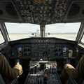 旅客機の操縦席 4枚目
