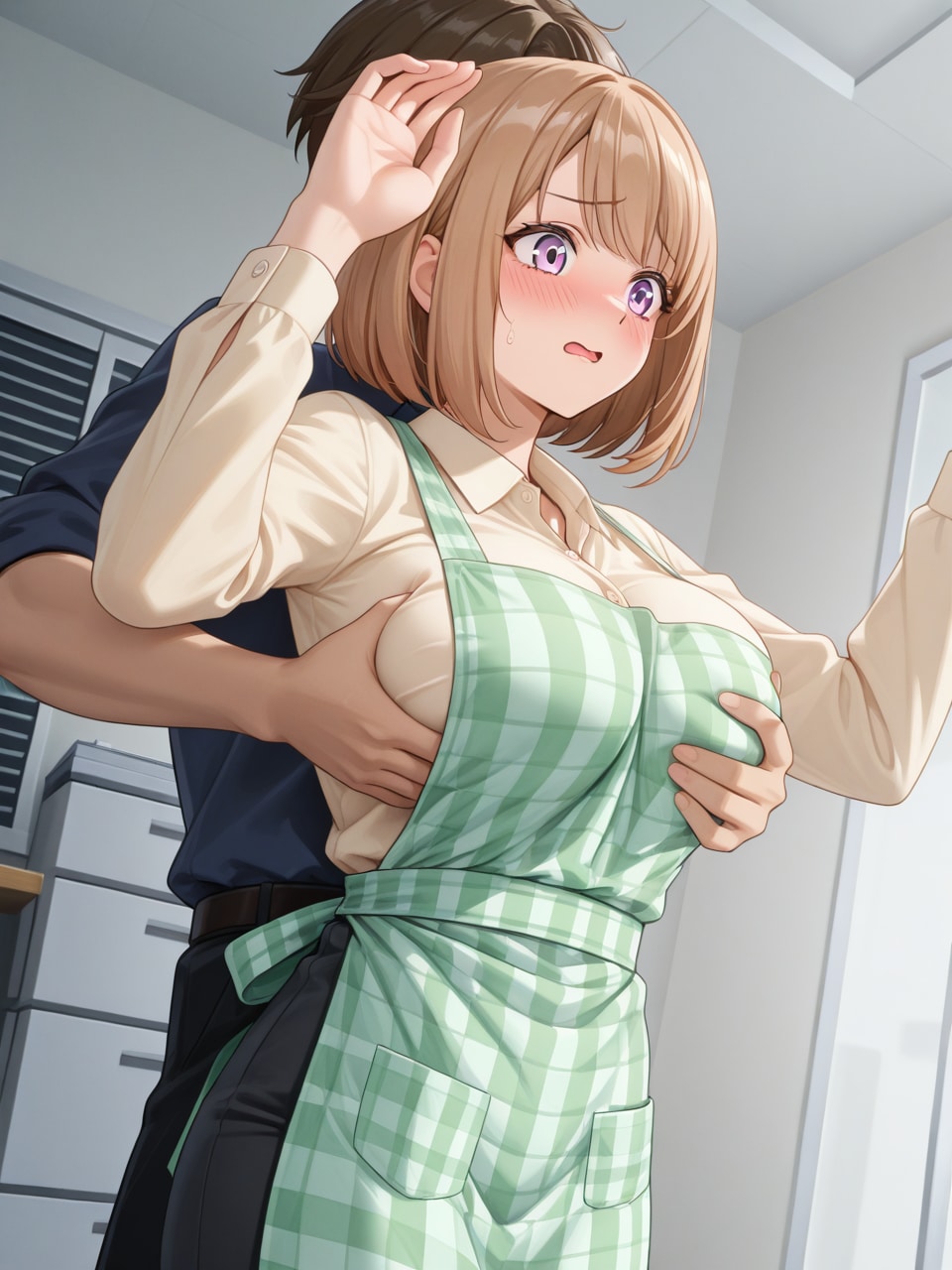 エプロン姿の女の子が後ろから胸を揉まれている