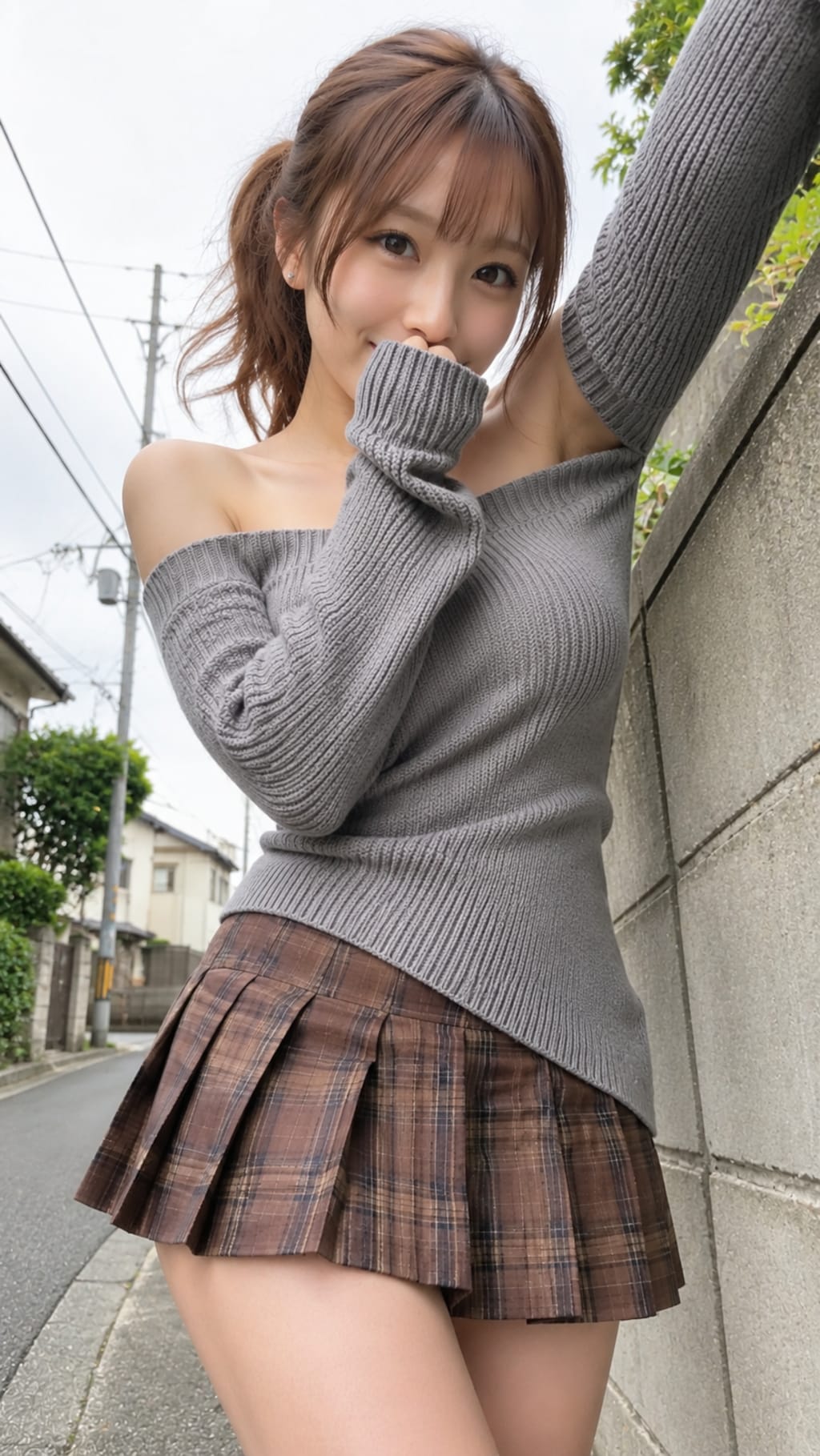 魅惑のオフショルニットと、髪を結ぶ無防備な脇