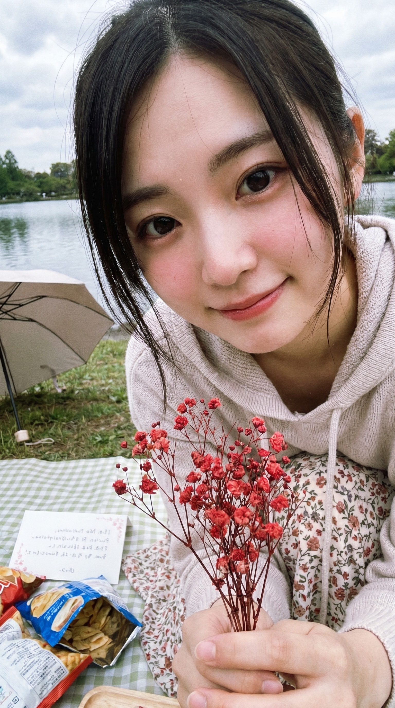 Flowers for the Quietest Picnic | の人気AIイラスト・グラビア