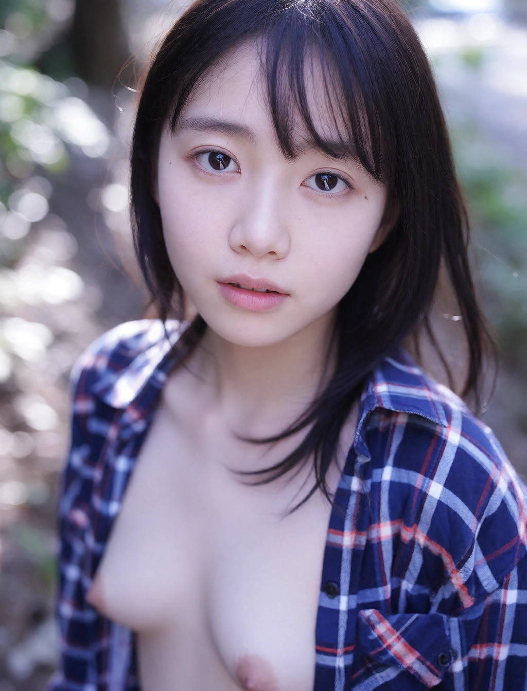 着衣ヌード