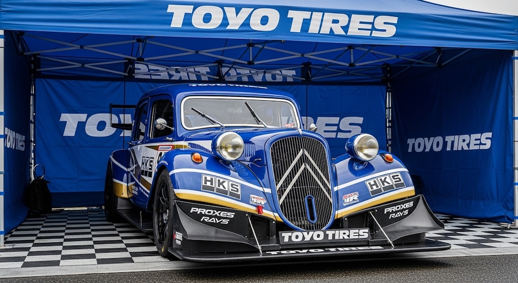 トーヨータイヤシトロエンセダン