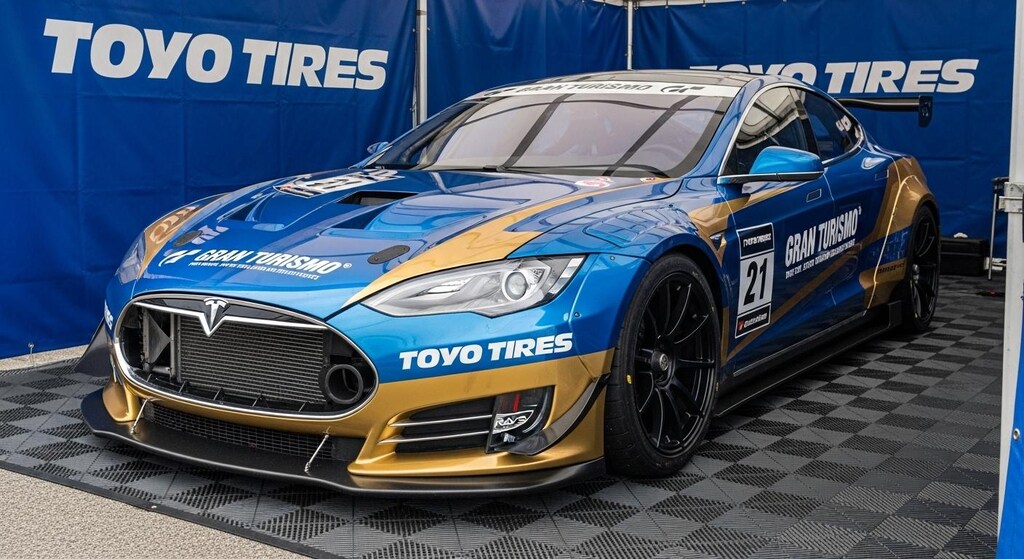 トーヨータイヤテスラセダン