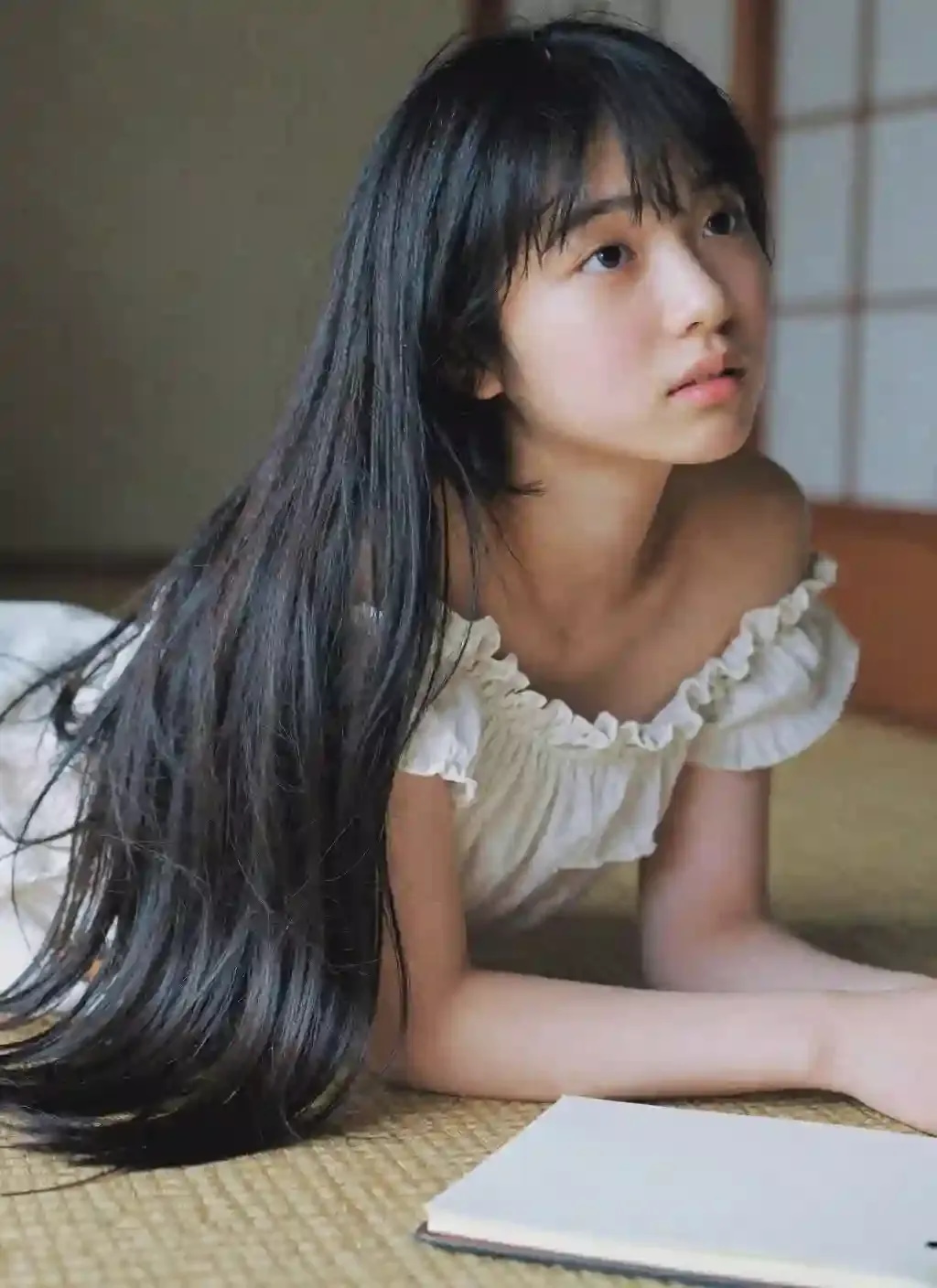 黒髪長髪っ娘（時々眼鏡）
